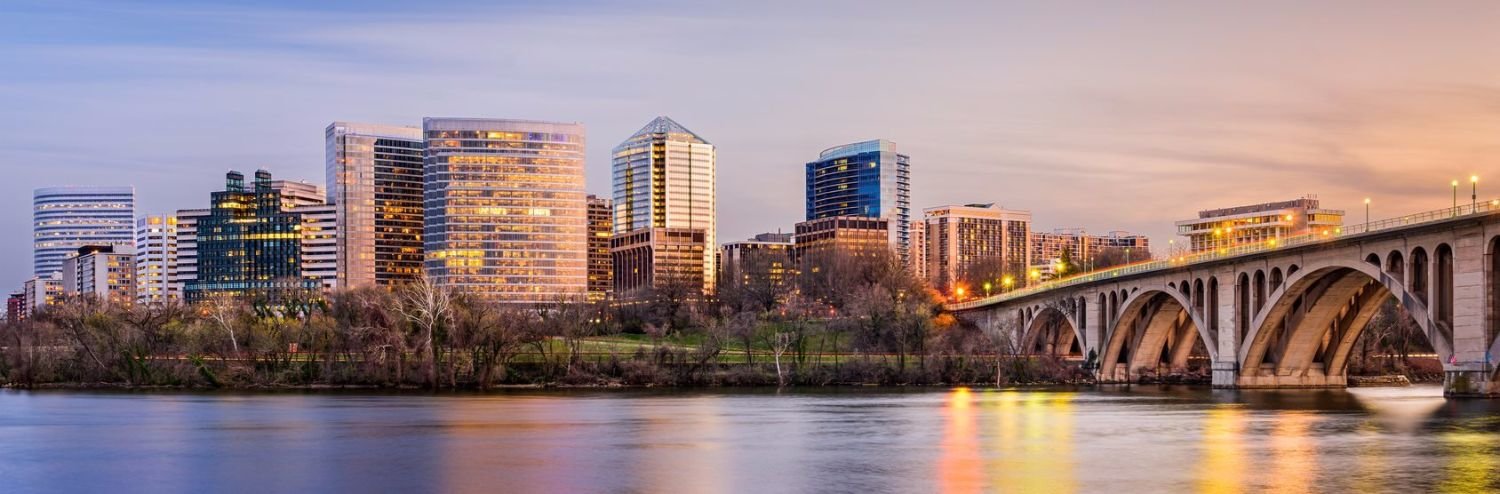 displays a panoramic view of Arlington, Virginia